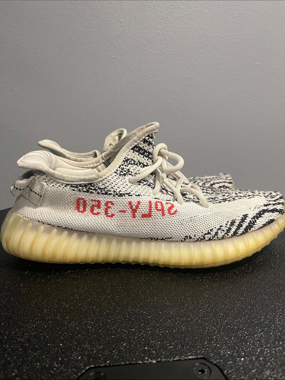 Adidas Yeezy Boost 350 V2 Zebra Kanye West